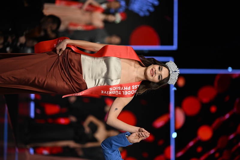 Sammyvit Klass Model Türkiye 2025 �Klass Phys�cs� Unvan�  Berfin Gündüz�ün Oldu 